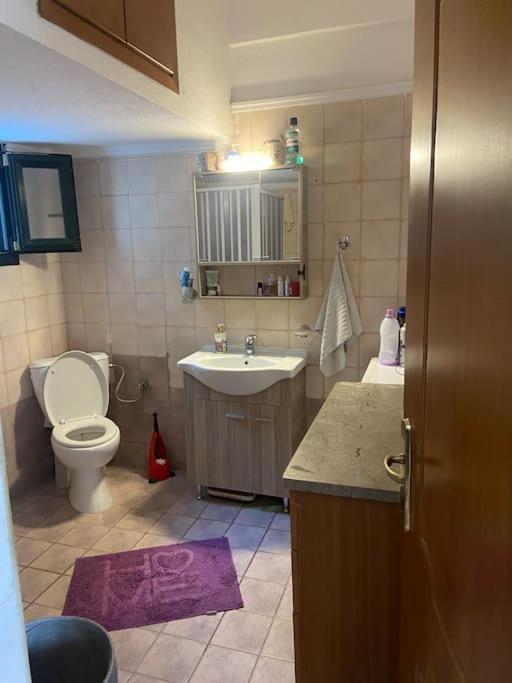 ένα πλήρως εξοπλισμένο εξοχικό Holiday home *